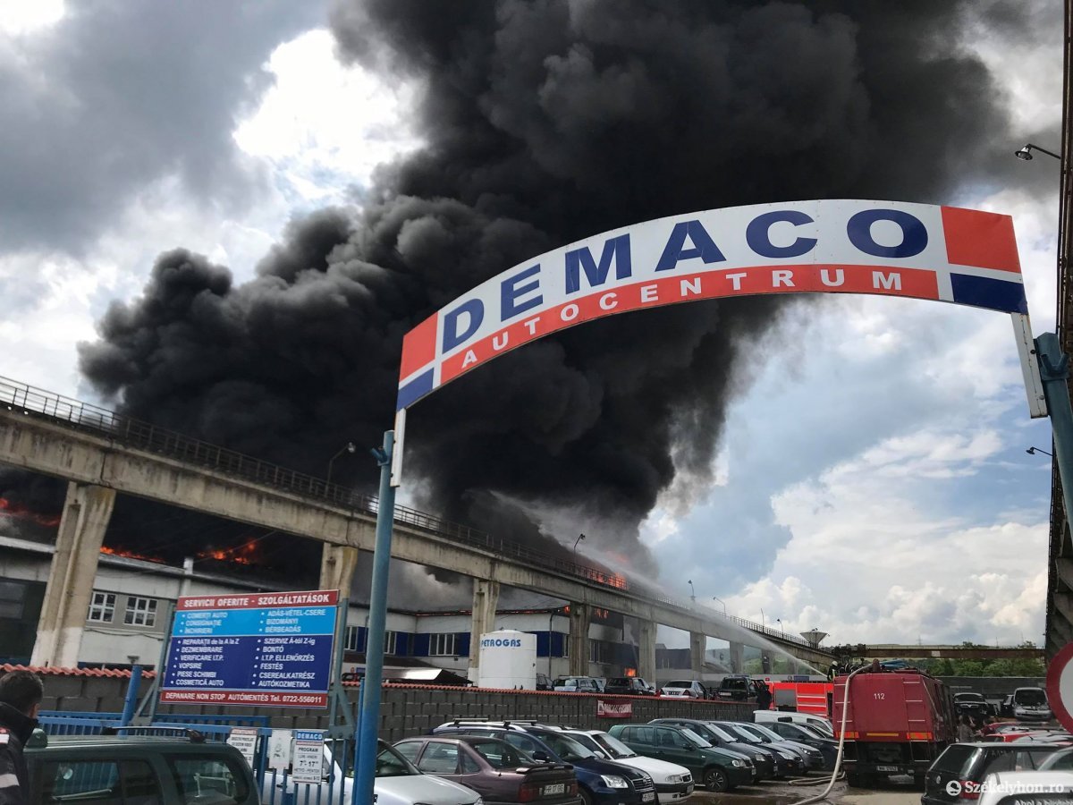 Incendiu la un depozit din Harghita, soldat cu doi răniți. A fost activat sistemul Ro-Alert (FOTO & VIDEO)