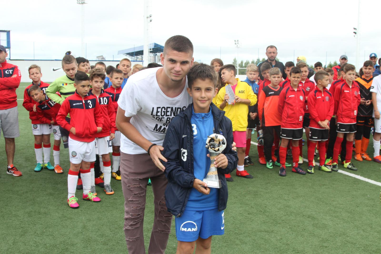 Tricolorul Răzvan Marin a acordat premiile la Dolphin Cup 2017 | GALERIE FOTO