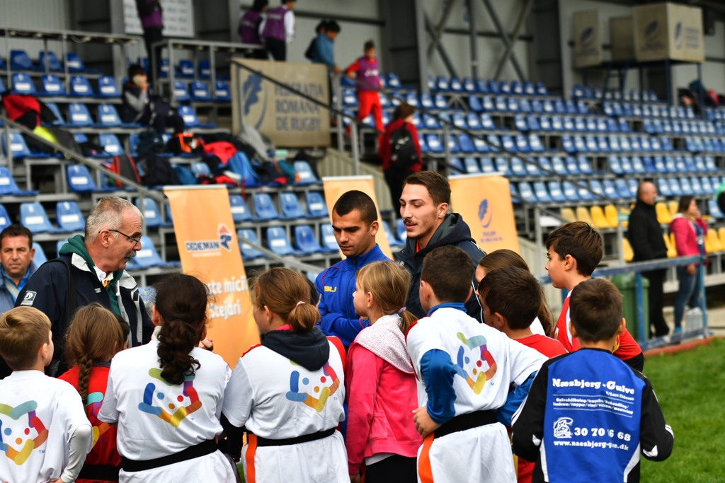 600 de copii au participat la Festivalul de Rugby Tag / FOTO