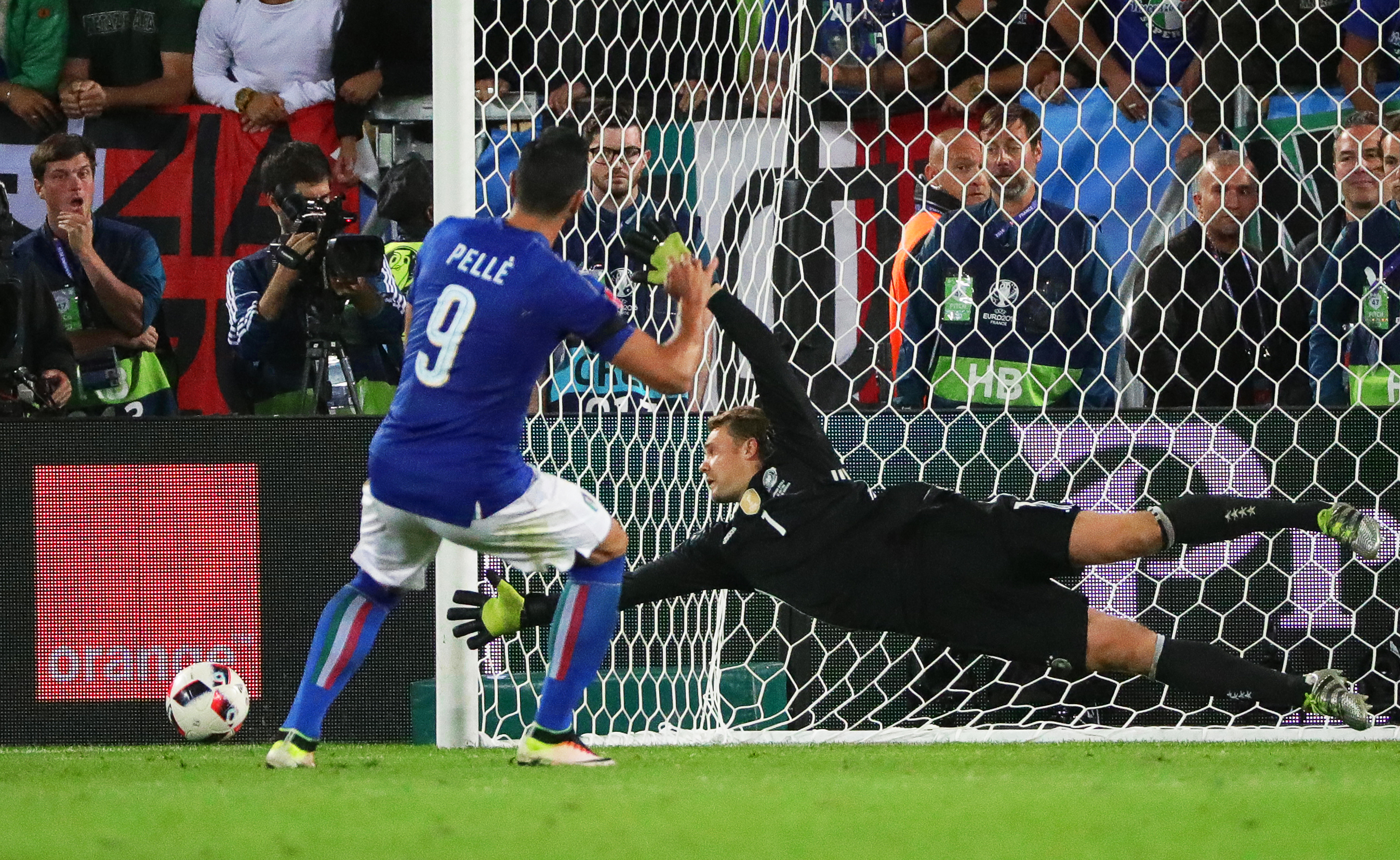 Euro 2016. Germania și Italia au egalat cea mai lungă serie de lovituri de departajare din istorie. Squadra Azzurra a pățit-o și în 1980 | GALERIE FOTO