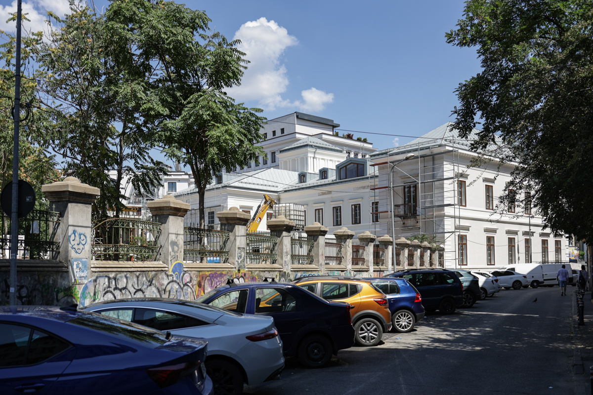 Renovarea Palatului Știrbei se apropie de final. „Bijuteria” de pe Calea Victoriei a revenit la gloria de odinioară