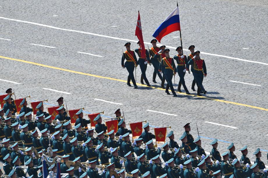 Mii de soldați defilează la Moscova, la parada de Ziua Victoriei, fără să țină cont de pandemia de coronavirus