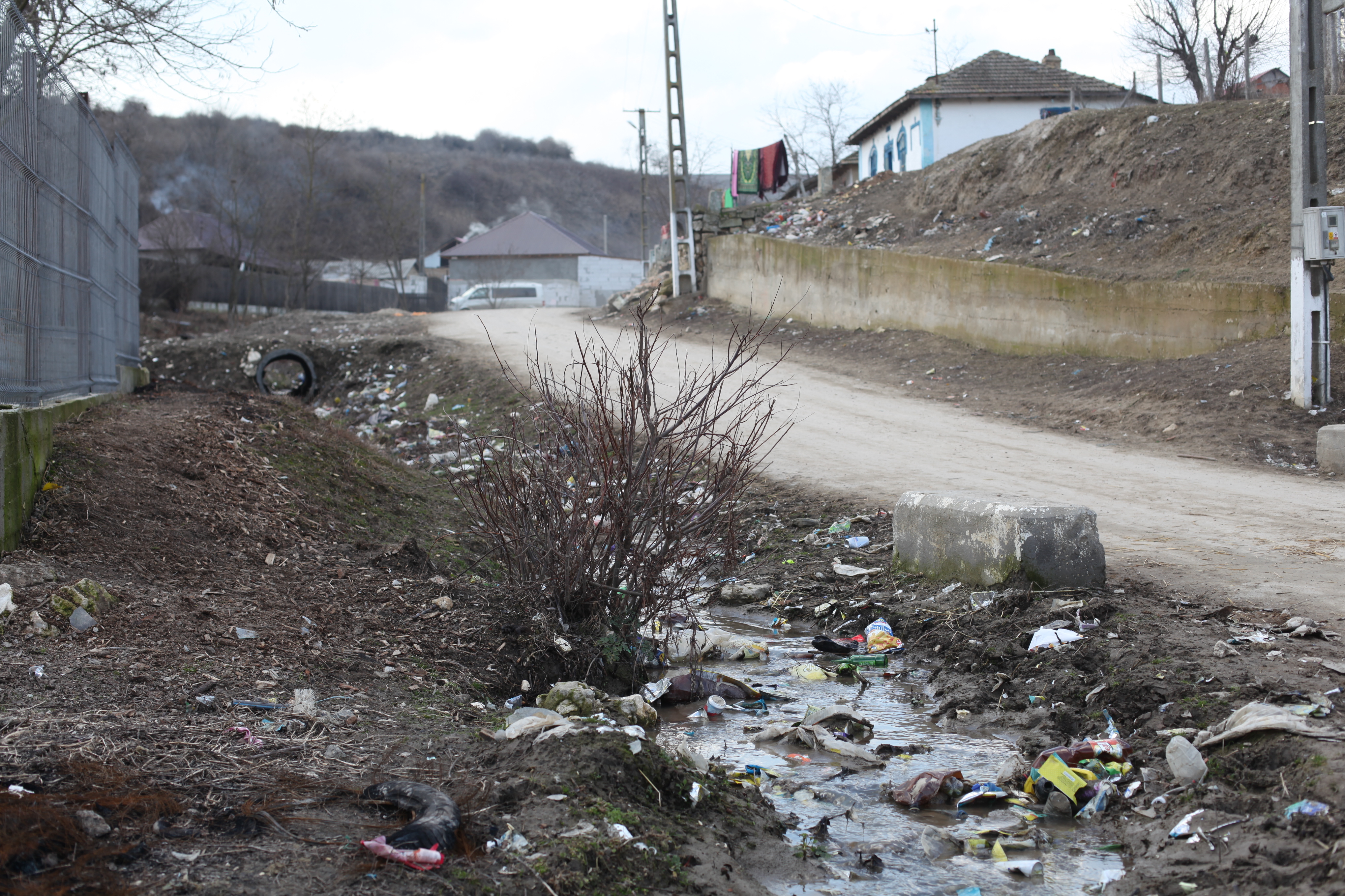 Localitatea din România unde aproape toți cei 3.000 de oameni primesc bani publici