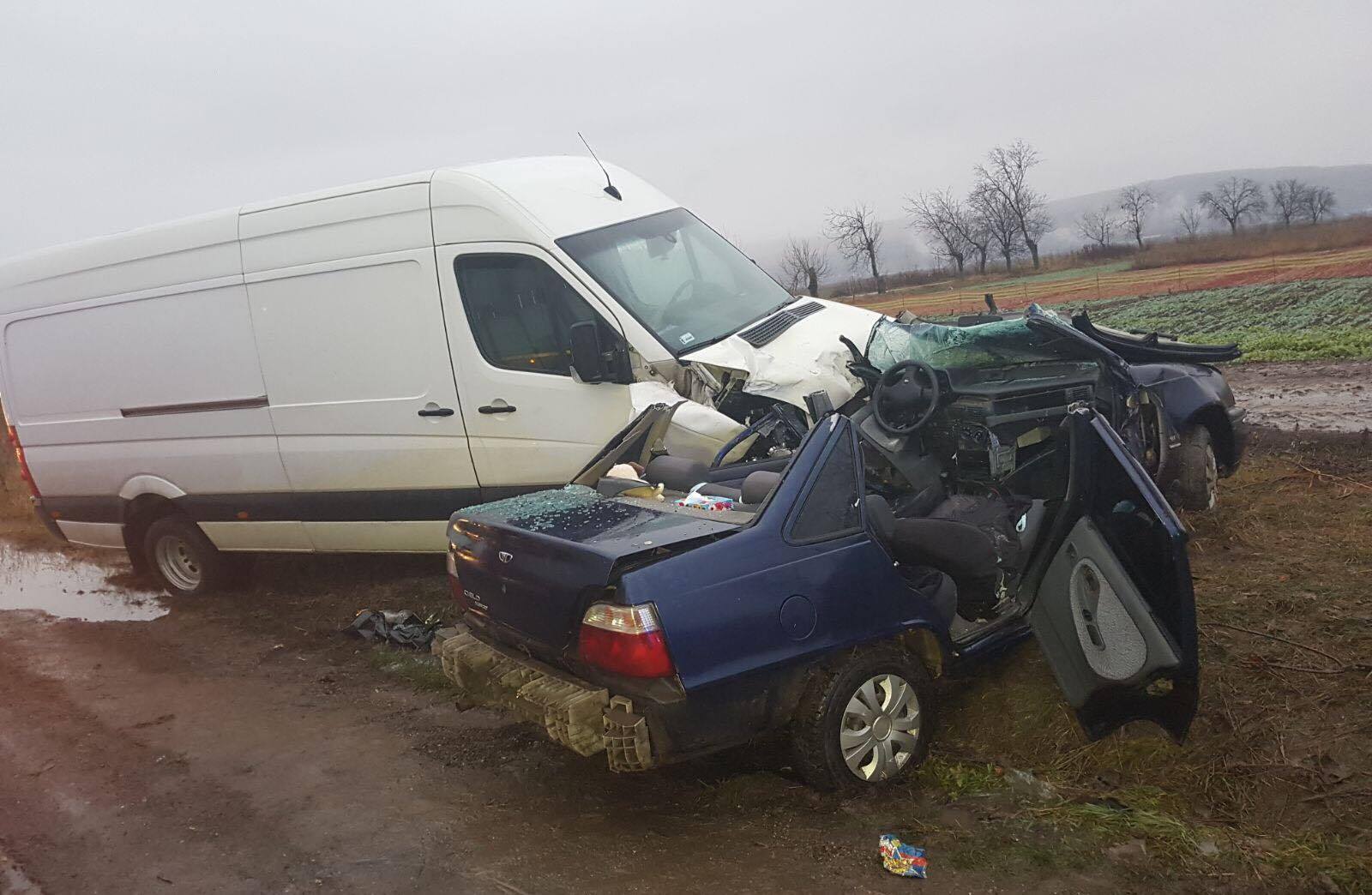 Rămas fără permis și fără dovadă, un vitezoman teribilist nu s-a lăsat și a provocat un accident