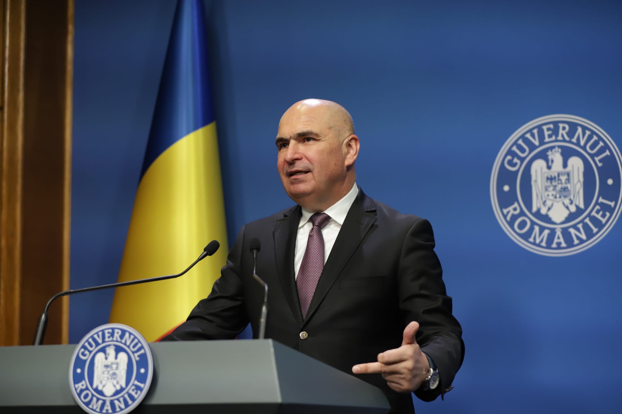 Cu ce se ocupă iubita lui Ilie Bolojan. Cum a apărut Ioana alături de premierul României