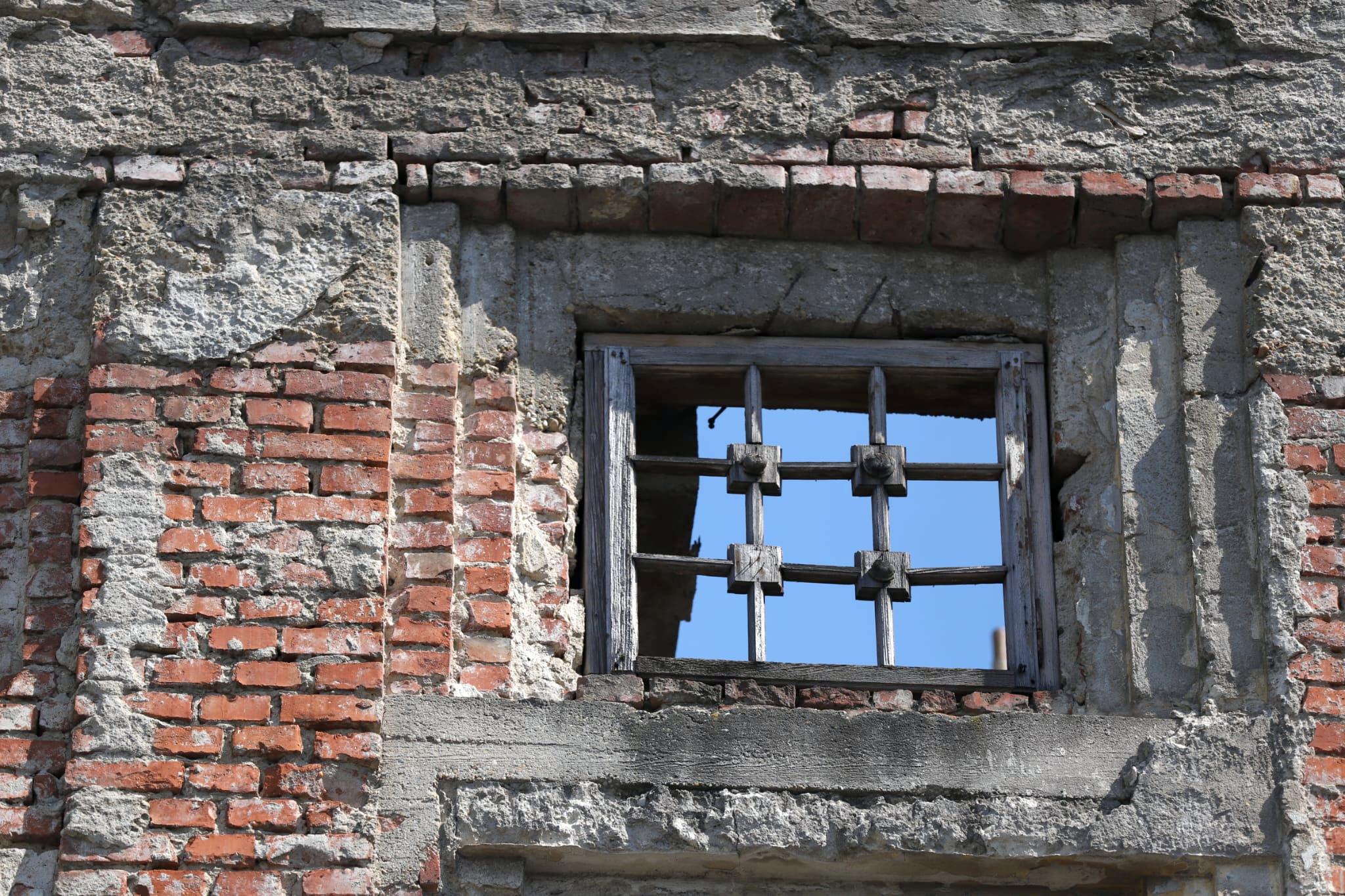 Am intrat pe șantier! Renaște cinematograful Marconi, monumentul istoric abandonat la Gara de Nord. Inaugurare specială cu șuncă, șpriț și țuică