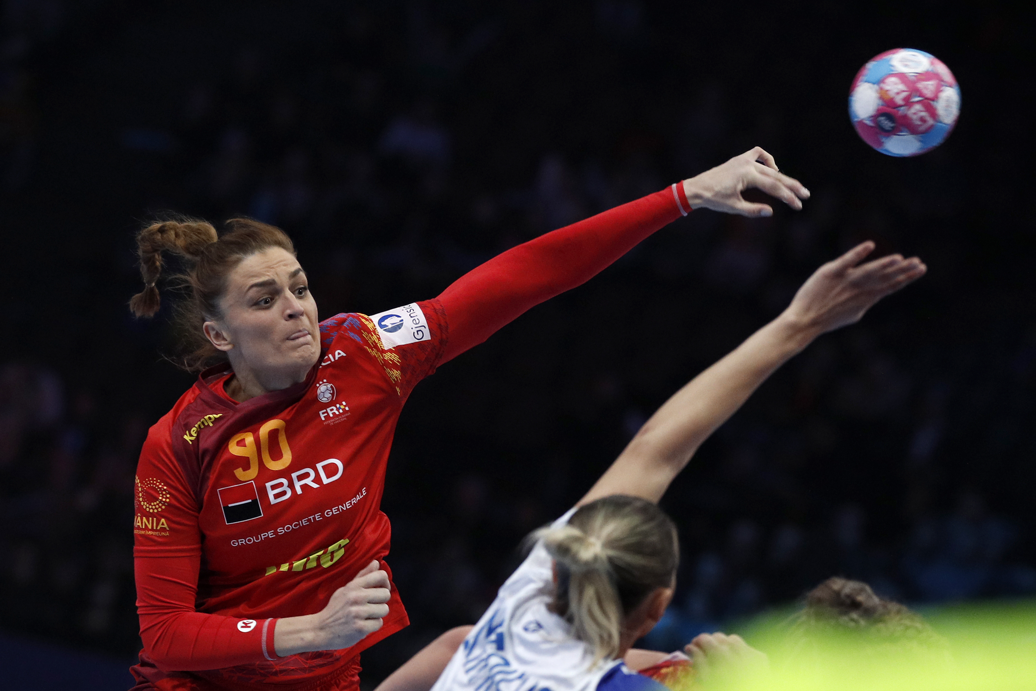 România - Rusia 22 -28. Tricolorele au pierdut fără drept de apel în semifinalele Euro 2018 de handbal feminin. Duminică, finala mică pentru bronz | VIDEO&GALERIE FOTO