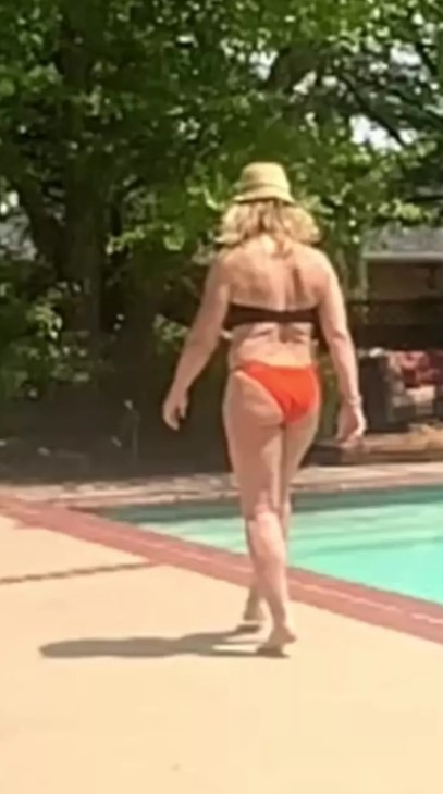 Imagini rare cu Nadia Comăneci în costum de baie. Cum arată Zeița de la Montreal la 63 de ani
