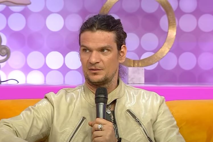 Tudor Chirilă, mesaj de 1 Decembrie: „Defilarea e pentru hoți, ei sunt uniți”. Peste 30.000 de români au reacționat