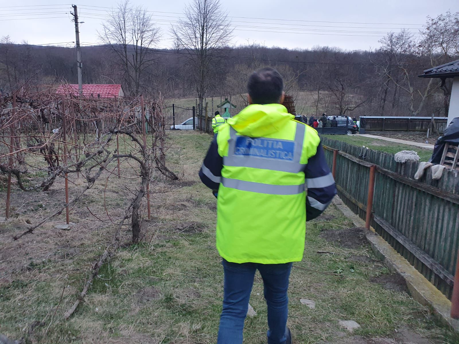 UPDATE: Copilul de doi ani dispărut în Botoșani a fost găsit în viață după mai bine de 24 de ore de căutări