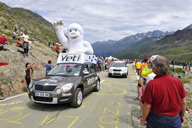 Caravana din Turul Franței! De mașini publicitare! / GALERIE FOTO