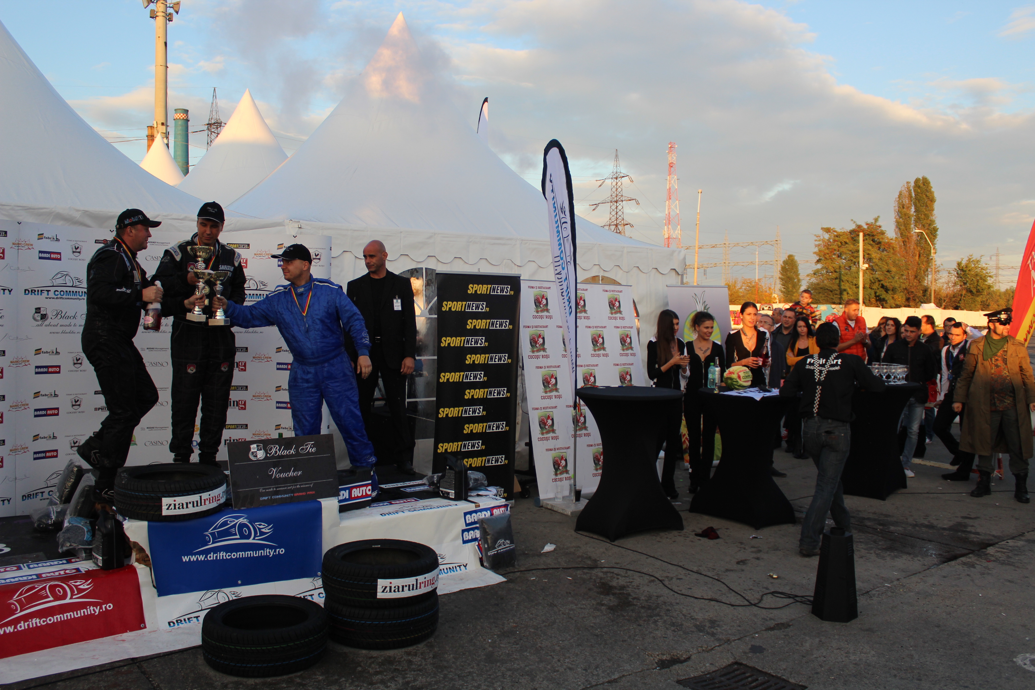 FOTO & VIDEO / Cei mai buni piloţi de drift s-au întrecut la primul Grand Prix organizat de Romanian Drift Community