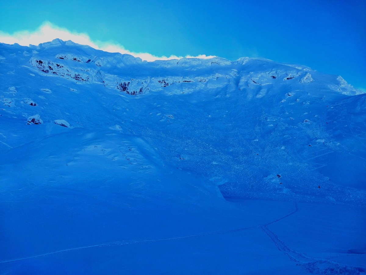 Avalanșă uriașă la Bâlea Lac. Salvamontiștii nu au mai văzut așa ceva de ani buni
