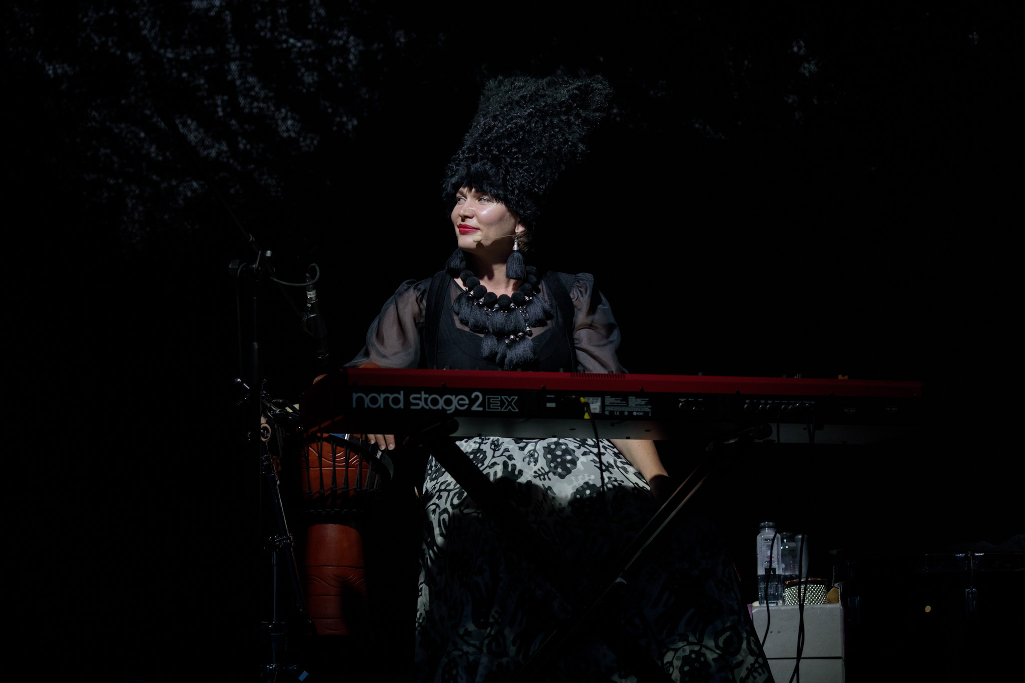 INTERVIU cu trupa DakhaBrakha din Ucraina, înaintea concertului de la TIFF: „Rudele noastre din Rusia se uită la TV și cred propaganda, nu pe noi”