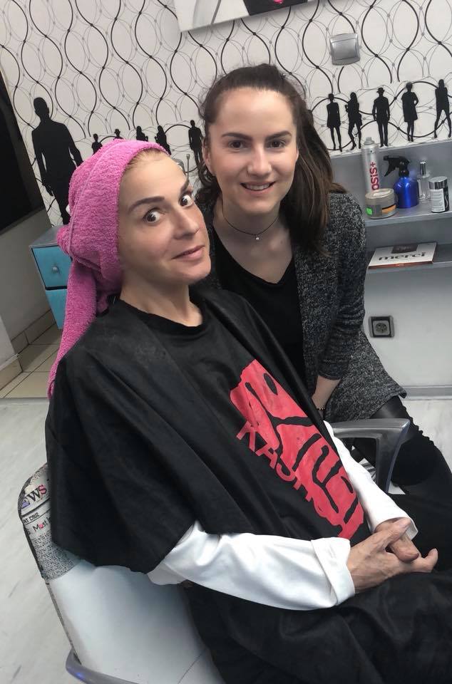 Cel mai emoționant mesaj al Anamariei Prodan despre mama sa. Cum arată Ionela Prodan cu capul descoperit și fără pic de machiaj | FOTO