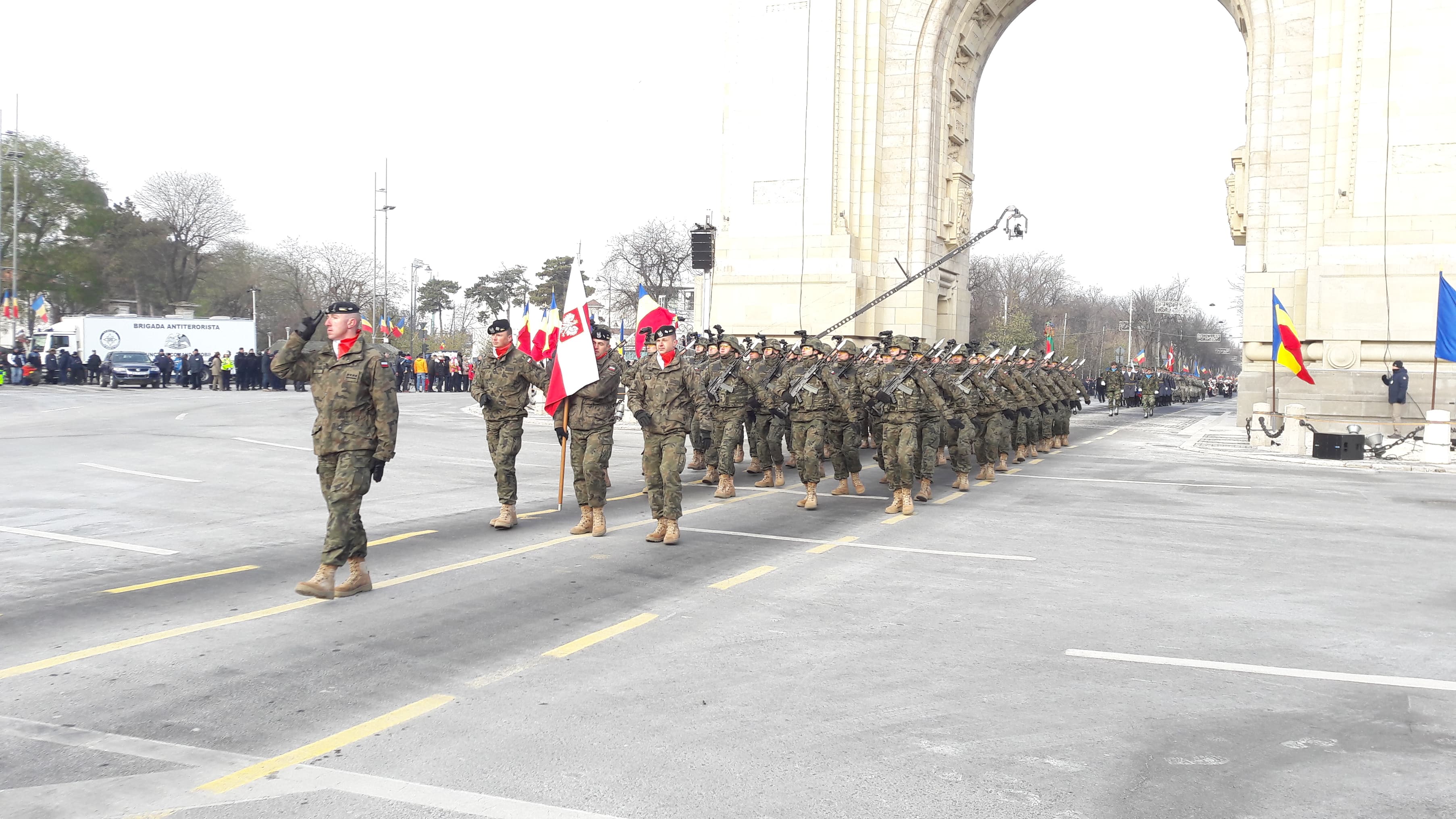 FOTO&VIDEO| La mulți ani, România! Parada militară de 1 Decembrie de la București s-a încheiat