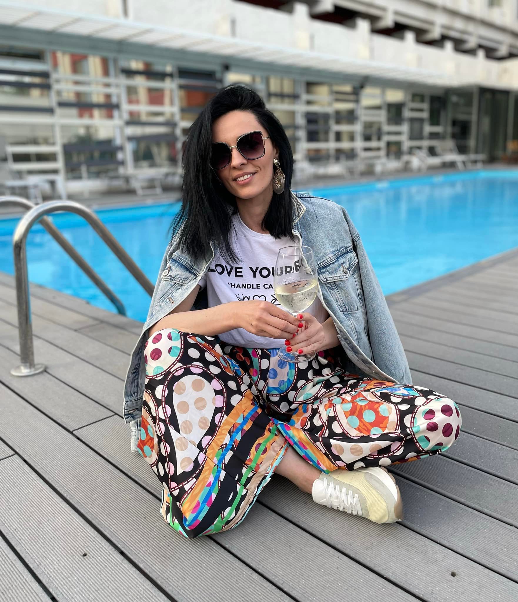 Cosmina Păsărin, despre viața personală. „Nu-mi doresc să intru sau să rămân într-o relație, indiferent de cost”
