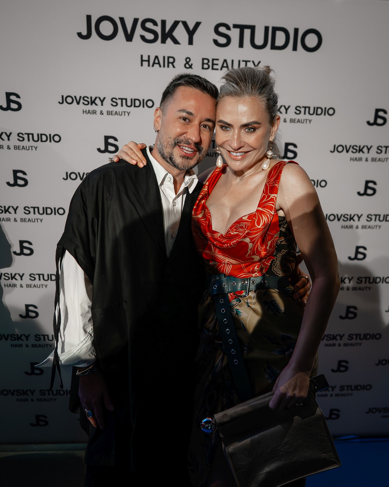 Tunsorile anului 2026. Ce culori și tonuri se poartă: Recomandările hairstylist-ului Adrian Perjovschi