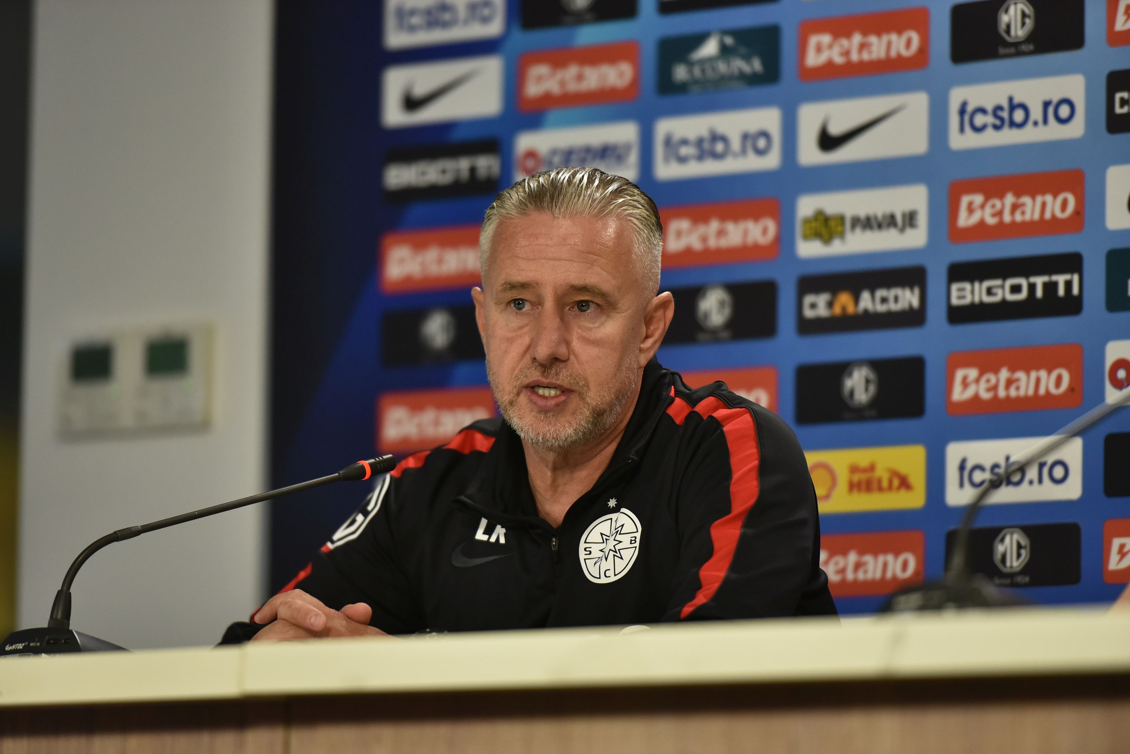 Laurențiu Reghecampf la prezentarea de la FCSB