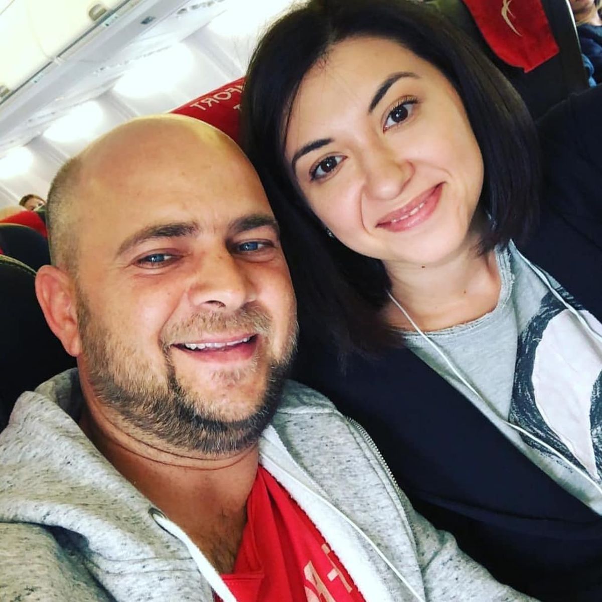 Cosmin Seleși, sacrificii de dragul meseriei: „Nu apuc să-i văd pe ai mei câteva zile bune”. Soția îi este cel mai mare sprijin INTERVIU
