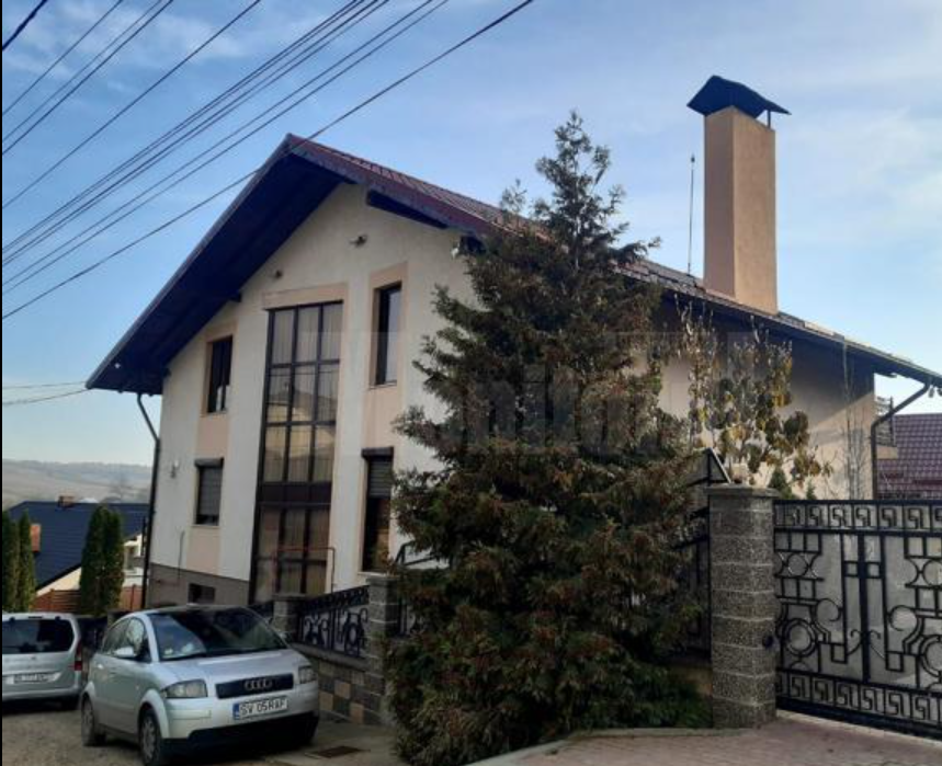 Cum arată vila în care locuiește fostul șef de la Permise Suceava. Ce a trecut comisarul în declarația de avere