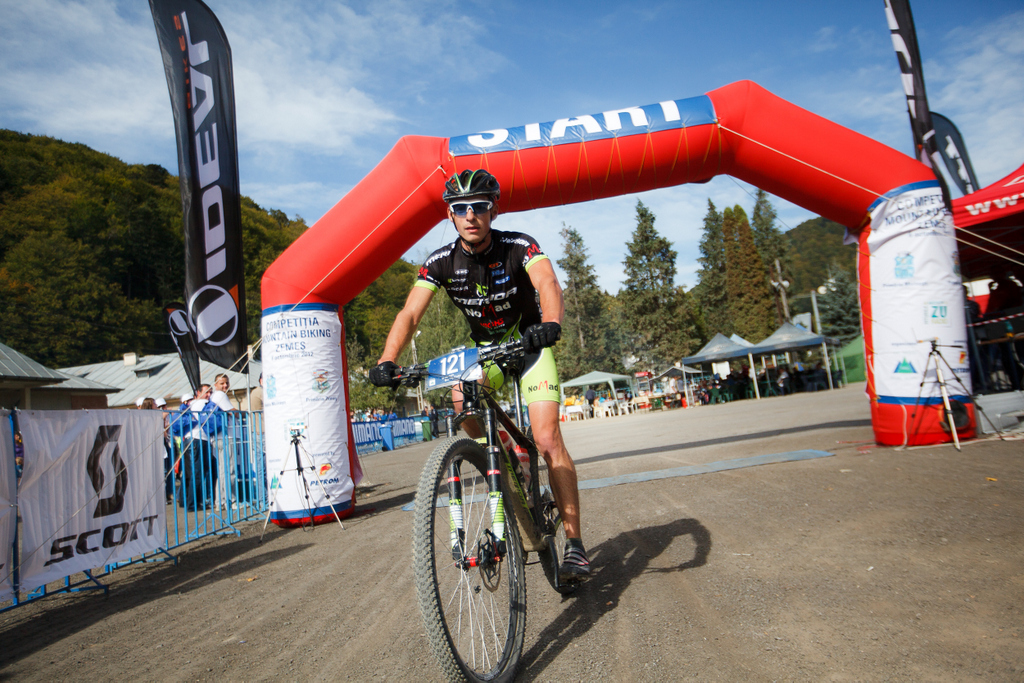 206 concurenți. la cea de-a III-a ediție a competiției de mountain bike din Moinești și Zemeș