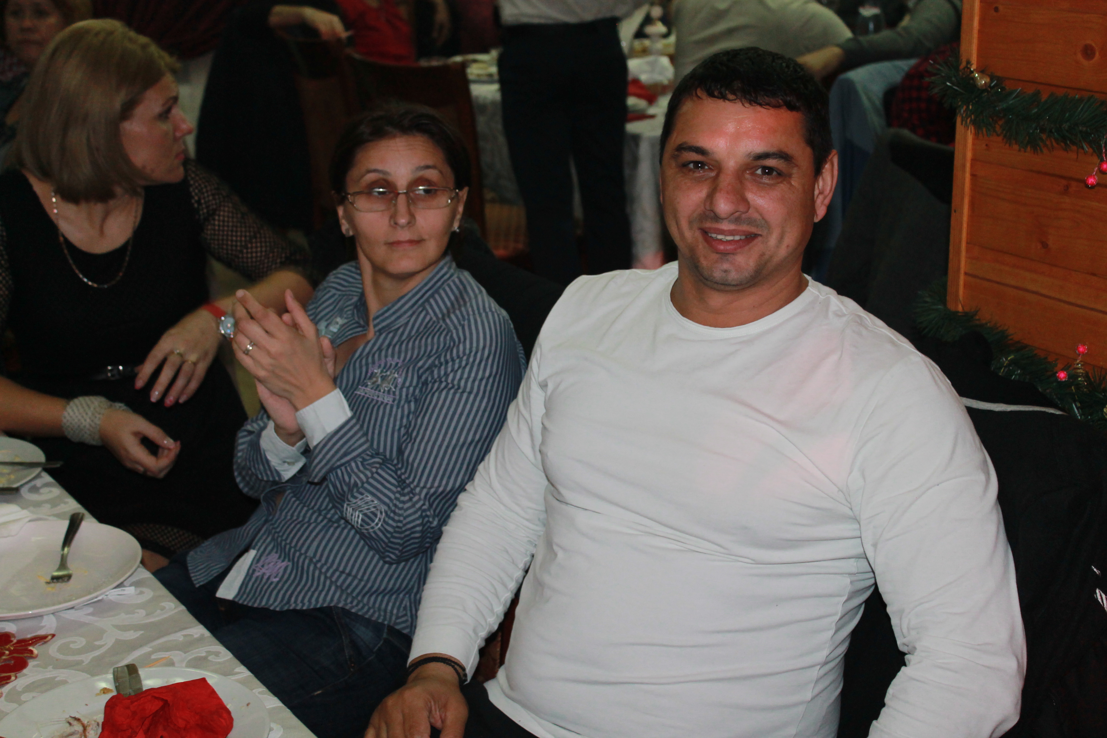 Primul banchet! Echipa lui Ionel Ganea, Dunărea Călărași, liderul seriei de Sud din Liga 2, a tăiat porcul. Chef cu țuică și șorici!