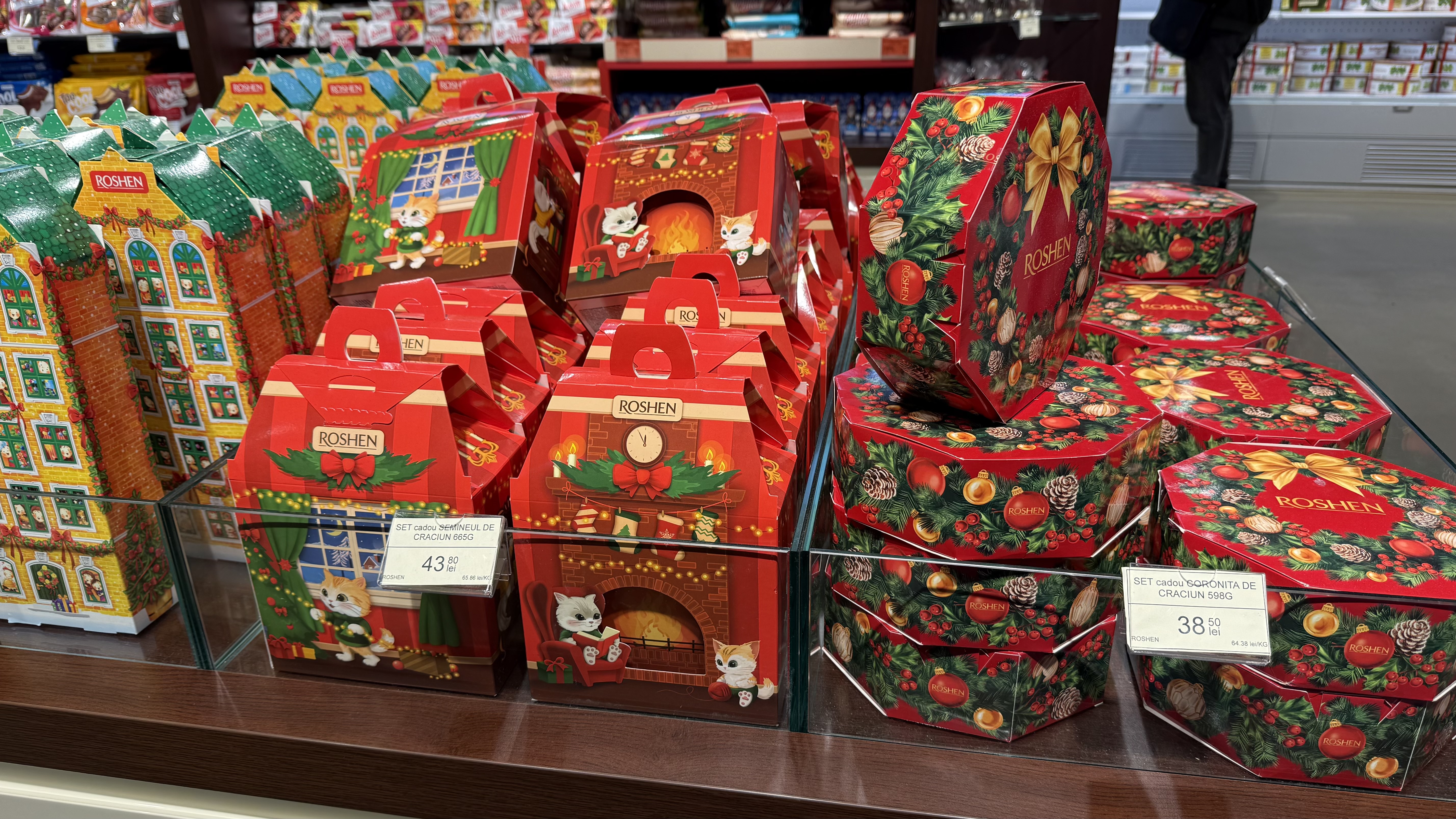 Noul templu al dulciurilor din București. Peste 300 de sortimente de produse. Cât costă și de ce toată lumea vorbește despre magazinul de la Piața Unirii