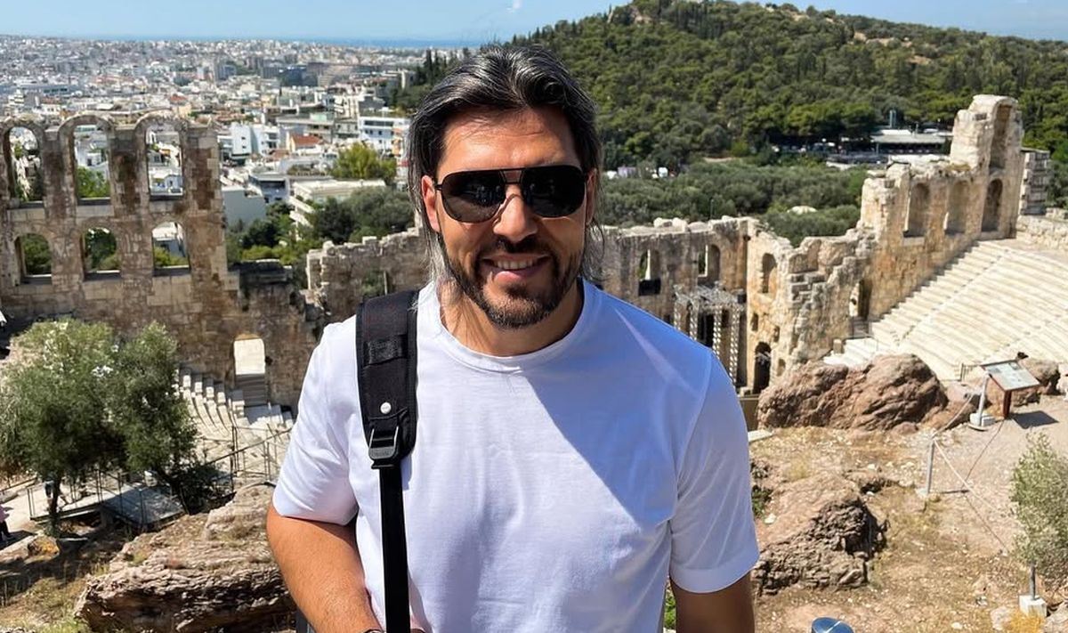 Ce salariu primește Adi Vasile pentru a prezenta Survivor la Antena 1. Cât câștigă pentru 6 luni de filmări în Republica Dominicană
