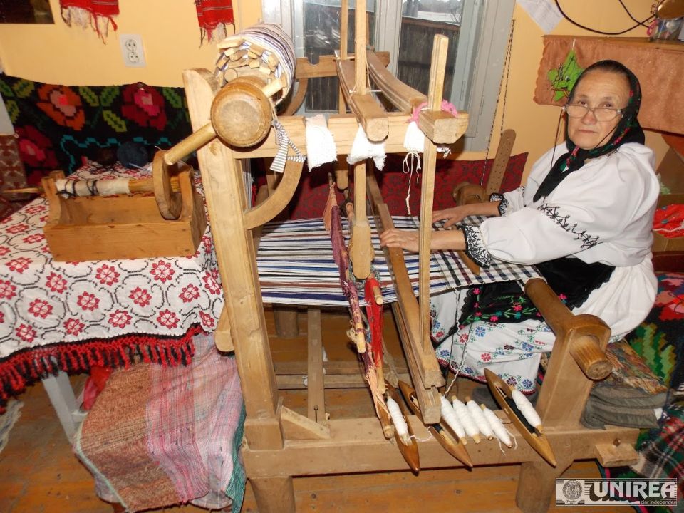 Povestea tulnicăresei Mariana Gligor din Țara Moților. ”Tezaurul uman viu” continuă tradițiile strămoșești