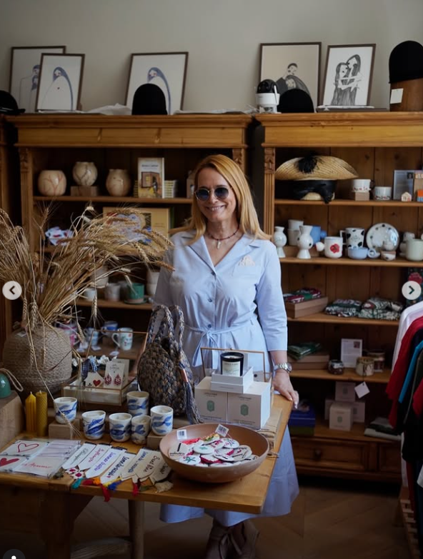 Noi imagini cu Andreea Esca la Căminul Cultural, construit în Porumbacu de Sus. „Am visat la locul acesta și acum sunt foarte fericită”