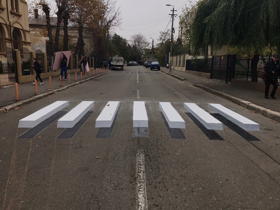 Prima trecere de pietoni 3 D din România este de miercuri la Buzău| GALERIE FOTO
