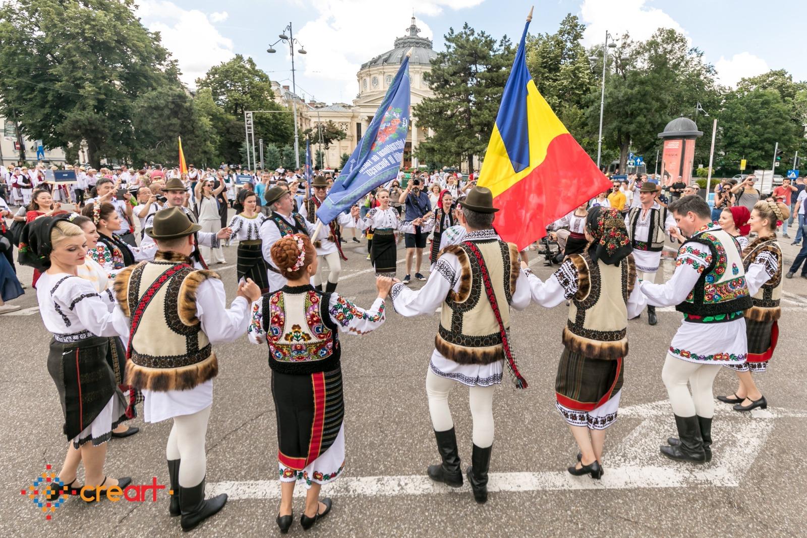 Începe Festivalul Internațional de Folclor „Muzici și Tradiții în București”. Programul complet al unui weekend plin de evenimente