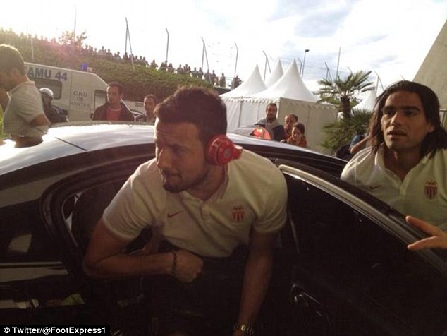 GALERIE FOTO / Radamel Falcao, starul de la AS Monaco, a sărbătorit prima victorie din campionat cu o plimbare cu taxiul