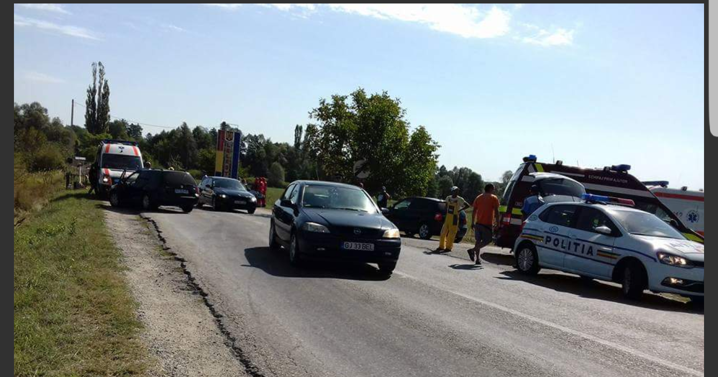 Doi polițiști, răniți într-un accident în Gorj. Printre victime este și șeful Poliției Târgu Jiu