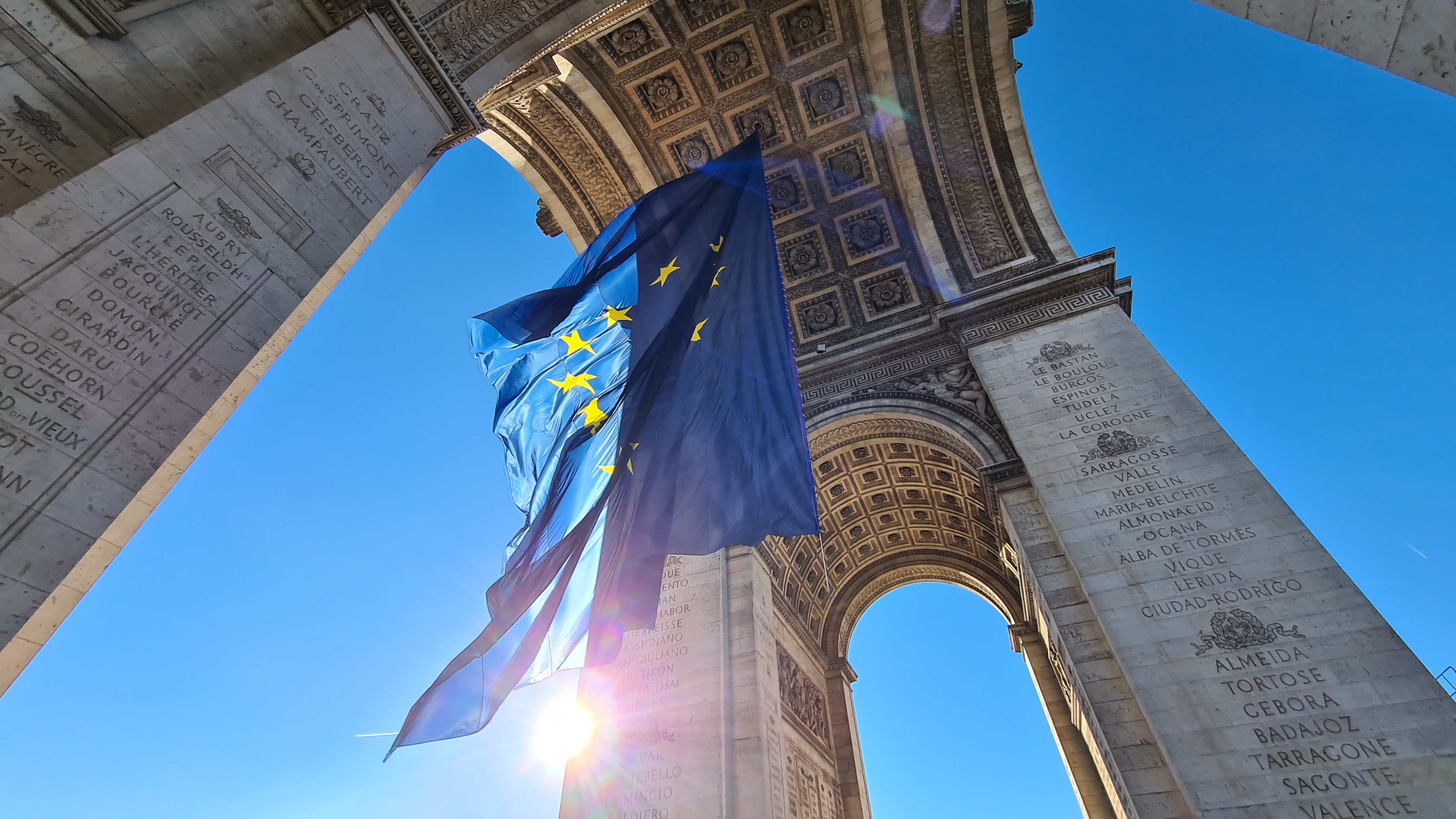 REPORTAJ | Cum am trăit Revelionul la Paris, capitala europeană cea mai lovită de noul val COVID