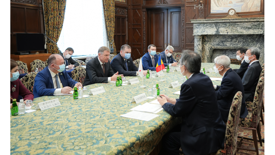 Klaus Iohannis a fost singurul care nu a purtat mască la întâlnirea cu oficialii Japoniei