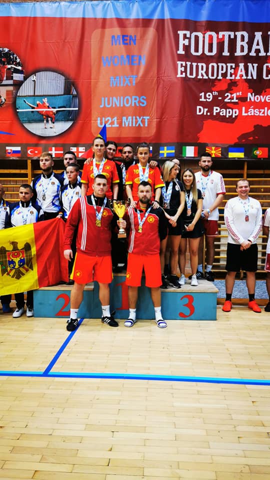 8 medalii de aur pentru tricolori la Campionatul European de tenis cu piciorul