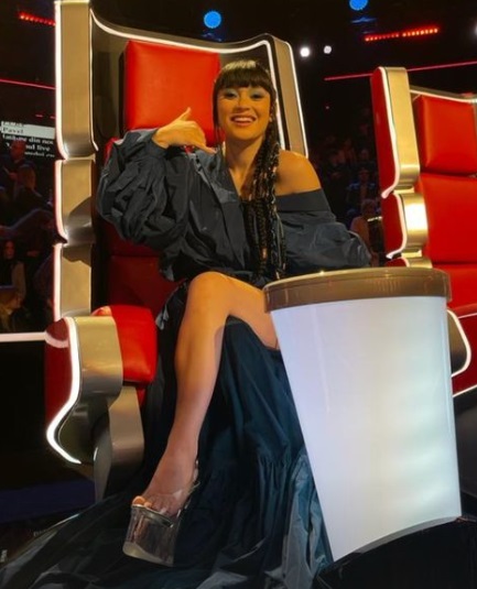 Theo Rose și Irina Rimes, duelul ținutelor la „Vocea României”, sezonul 10. Cum s-au îmbrăcat cântărețele