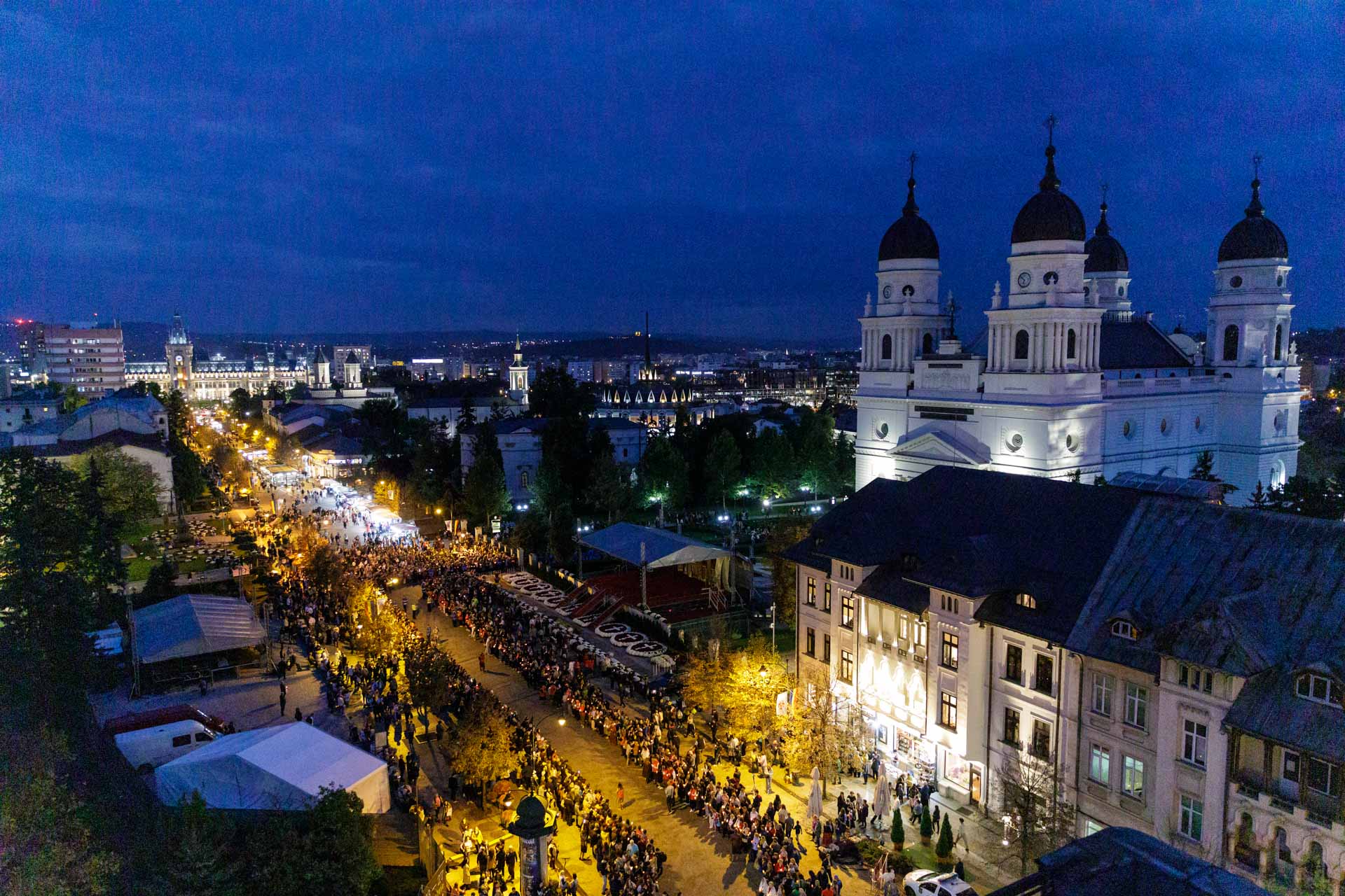 Record la pelerinajul de la Sfânta Parascheva din Iași: 40.000 de oameni în procesiune