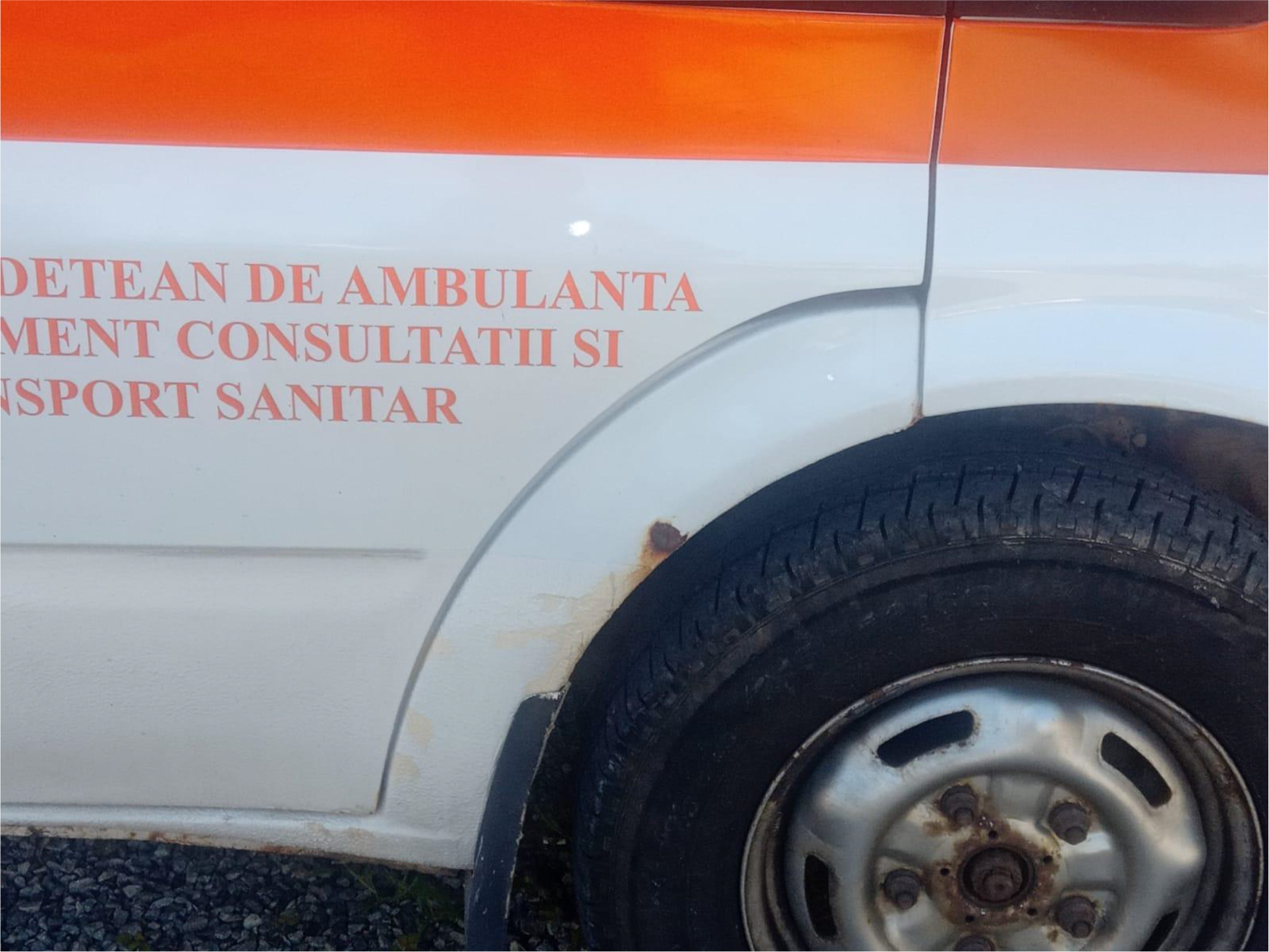 Medicii și personalul de la Salvare din toată țara ne-au trimis imagini cu ambulanțele preistorice, cu un milion de kilometri la bord