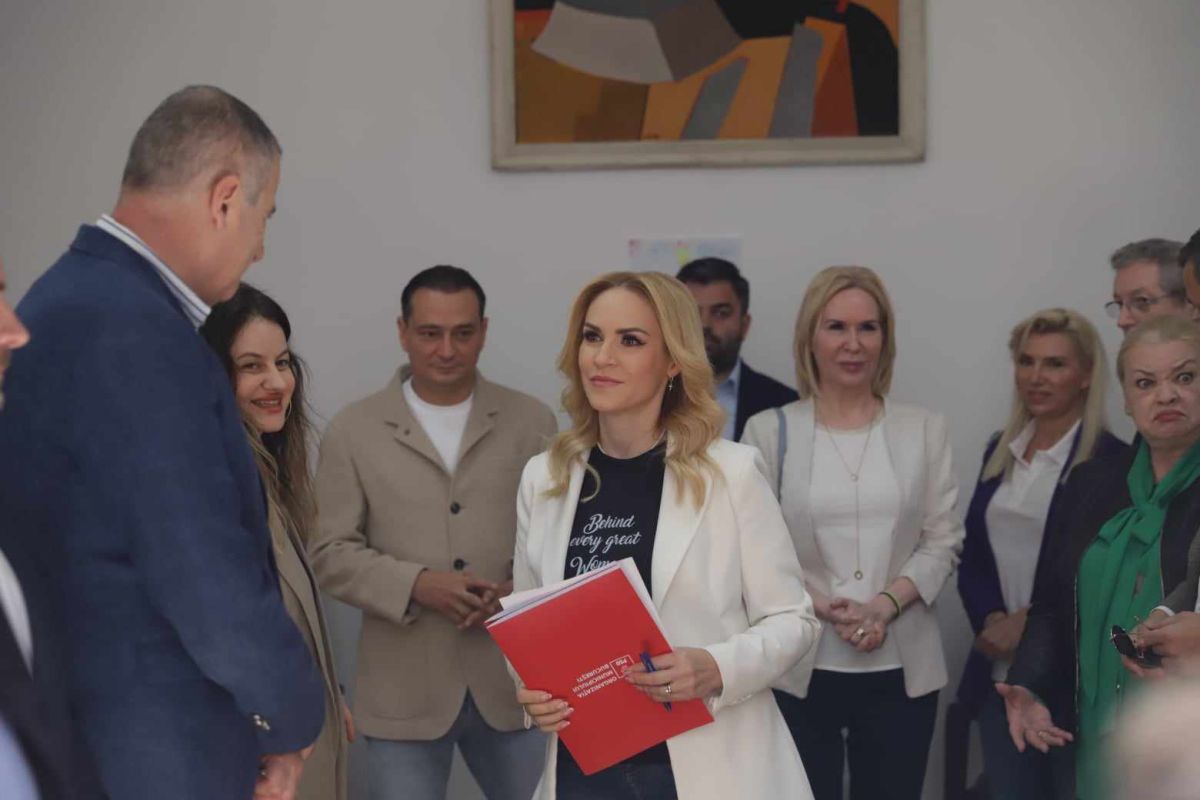 Gabriela Firea și-a depus candidatura pentru Primăria Capitalei. Ciolacu: „Cred că s-au terminat poveştile de supărări între noi”