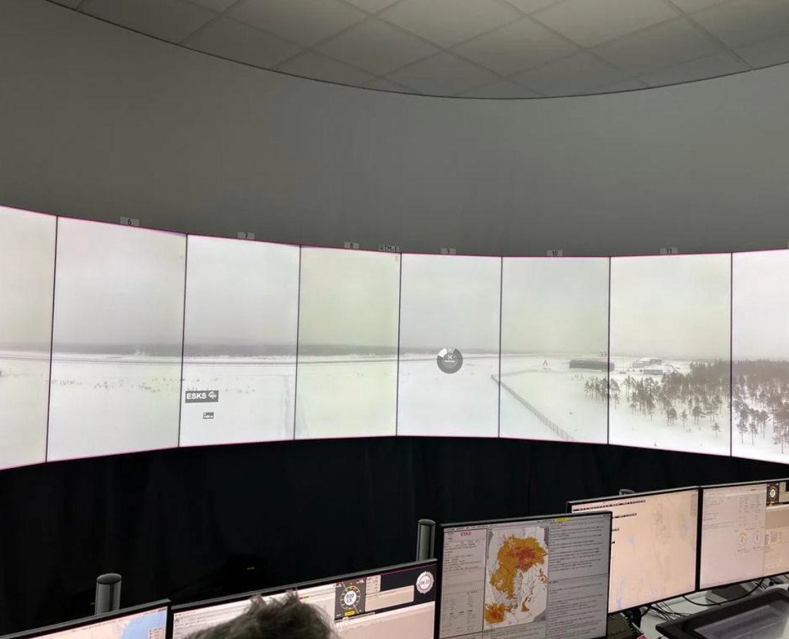 IMAGINI. Cum arăta acum un an aeroportul neterminat din Brașov și cum au reușit să-l finalizeze. Este primul aeroport nou din România din ultimii 50 de ani