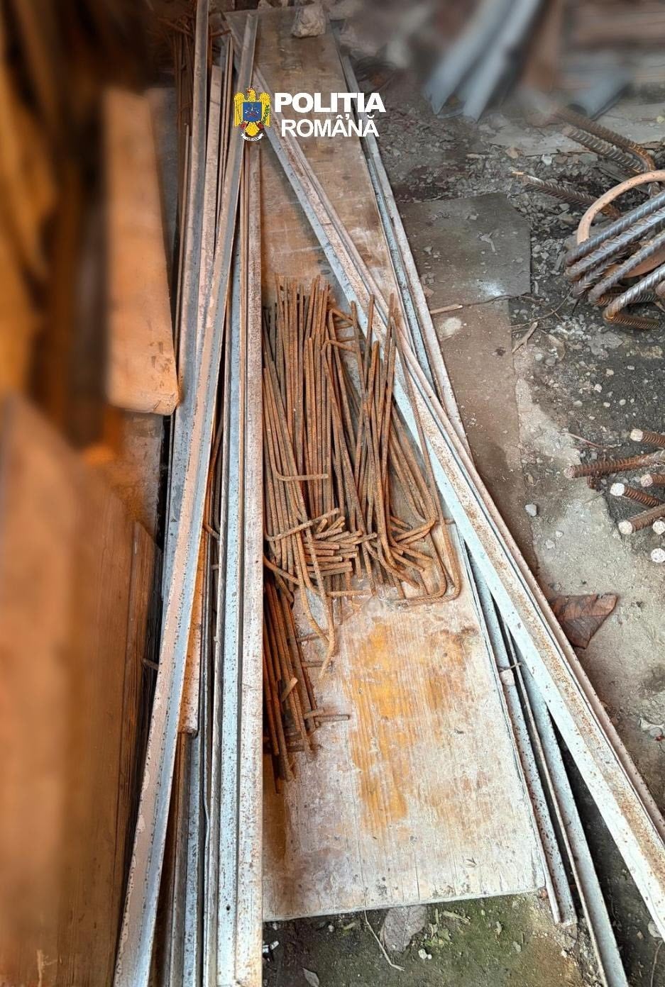 Mai mulți muncitori de pe șantierul feroviar Cluj-Oradea au furat materiale de construcție și aparatură și le-au ascuns la pensiunea unde erau cazați