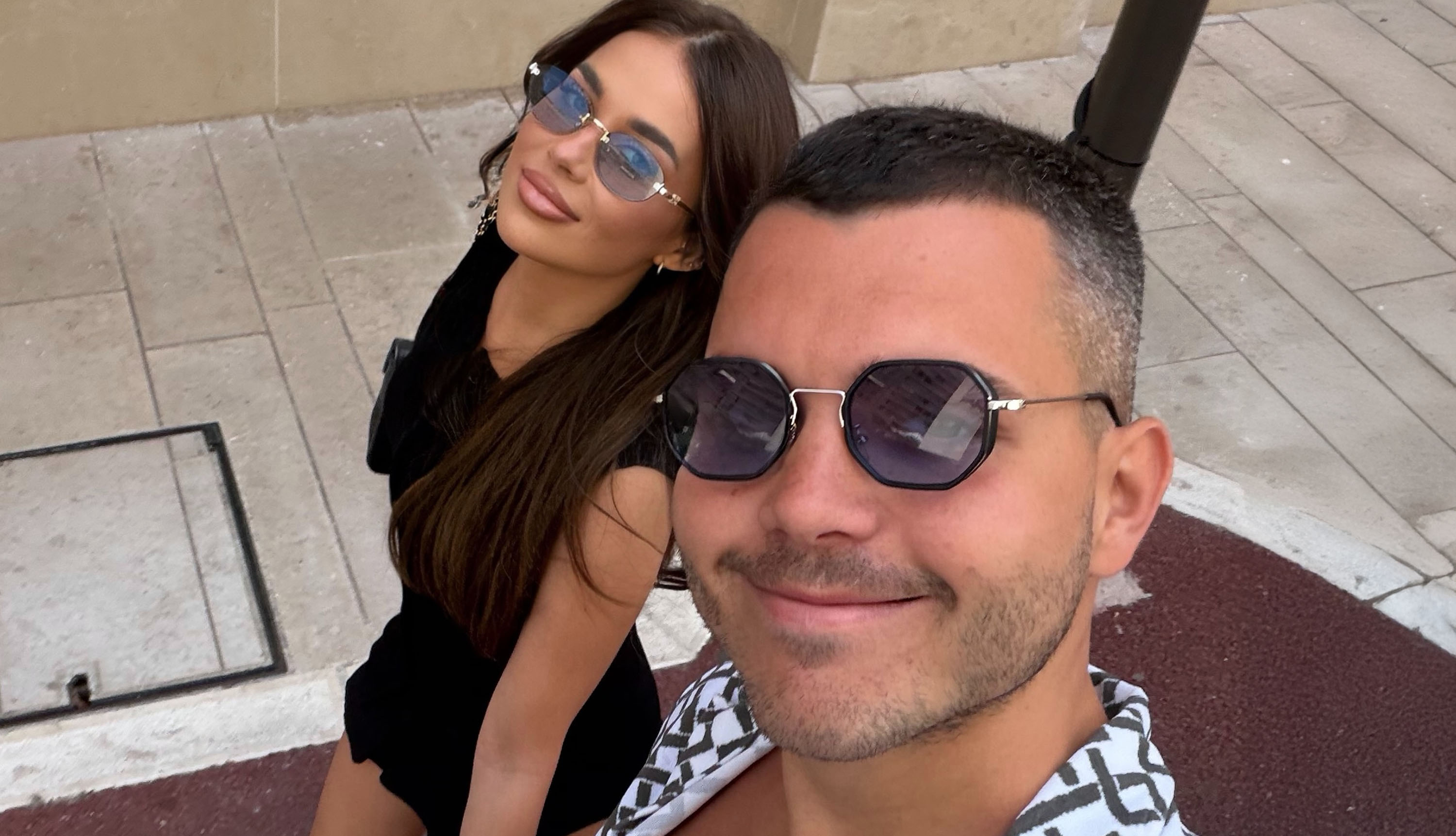 Viktor Živojinović i Aleksandra Gašić spremni za put: Selfi iz lifta oduševio pratioce
