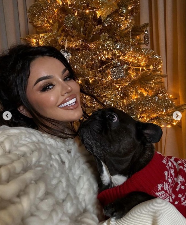 Imaginea postată de Claudia Iosif pe Instagram, de Crăciun. Fanii au crezut că s-a împăcat cu Dorian Popa
