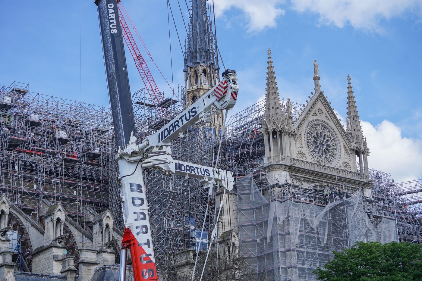 Redeschiderea Catedralei Notre-Dame din Paris. Emmanuel Macron: „Clopotele bat din nou”