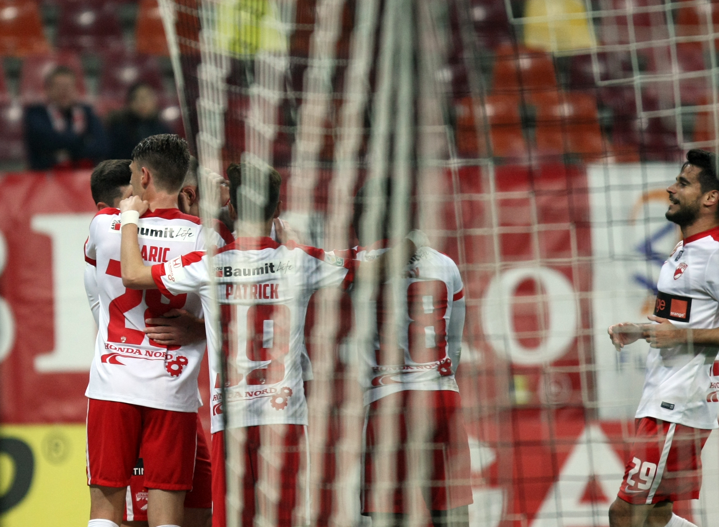 Liga 1, play-off, etapa a 4-a: Dinamo - CFR Cluj 2-0. Rivaldinho, primul gol pentru ”câini”. A sărbătorit în ”stilul Raul”! GALERIE FOTO