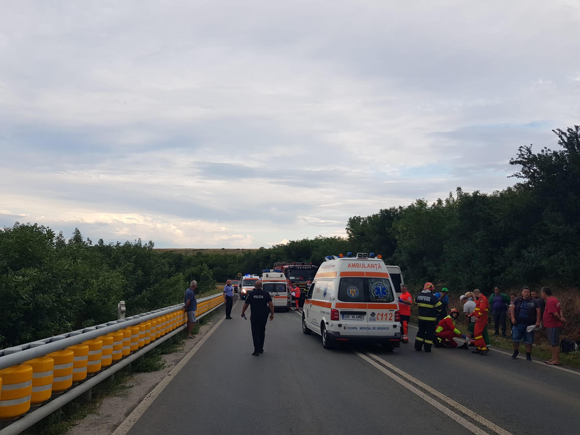 10 răniți, după ce un microbuz și un autoturism s-au ciocnit în localitatea Stâlpu, din Giurgiu. A fost activat planul roșu