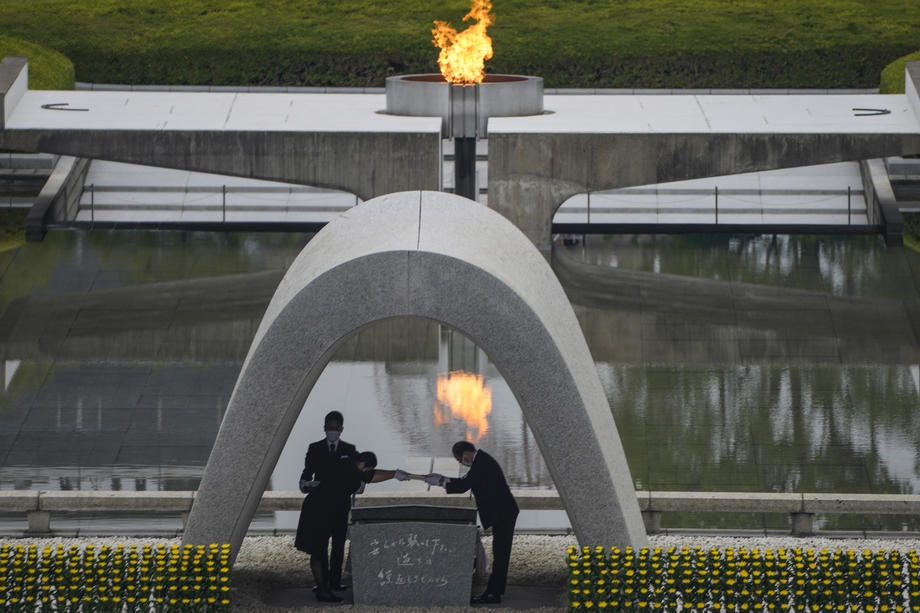 Japonia se reculege la Hiroshima, la 75 de ani de la primul atac nuclear din istorie